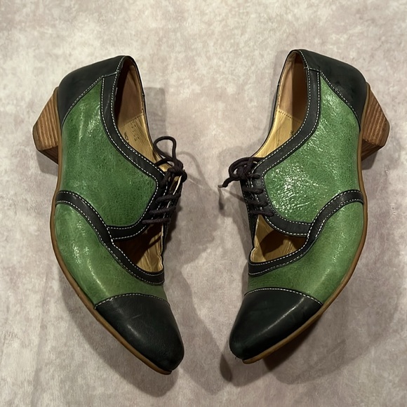 Fidgi brogues lace up heeled green and blue heels size 38.5 / US 7.5 - Picture 4 of 7